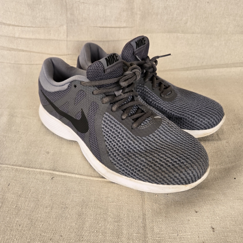 Nike Revolution 4 Women’s Size 8 Running Shoes Gray Black AA7402-010 Sneakers